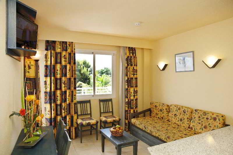 Aluasun Continental Park Hotel & Apartments Platja de Muro Εξωτερικό φωτογραφία