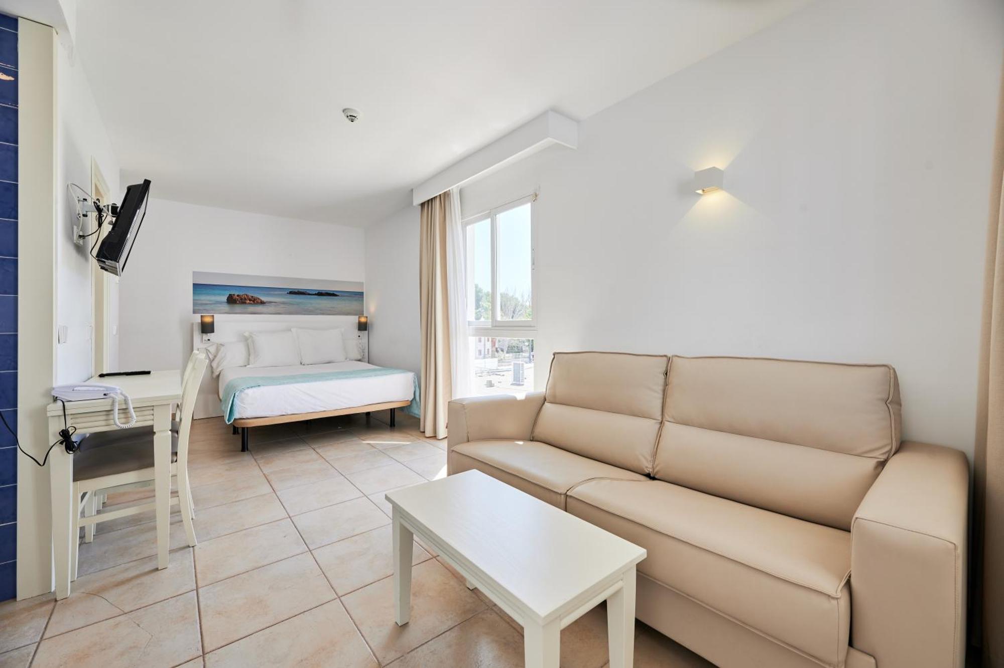 Aluasun Continental Park Hotel & Apartments Platja de Muro Εξωτερικό φωτογραφία