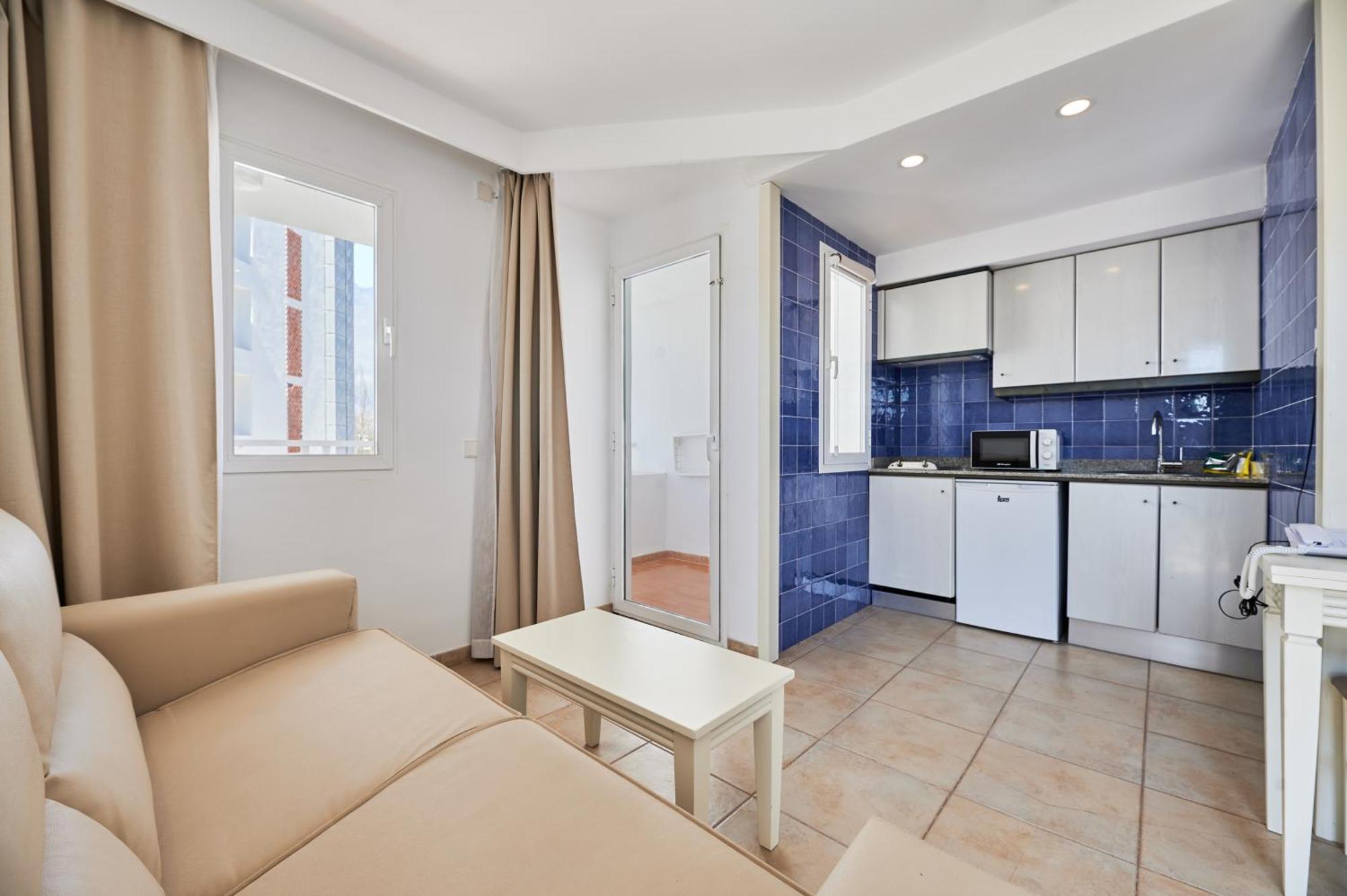 Aluasun Continental Park Hotel & Apartments Platja de Muro Εξωτερικό φωτογραφία