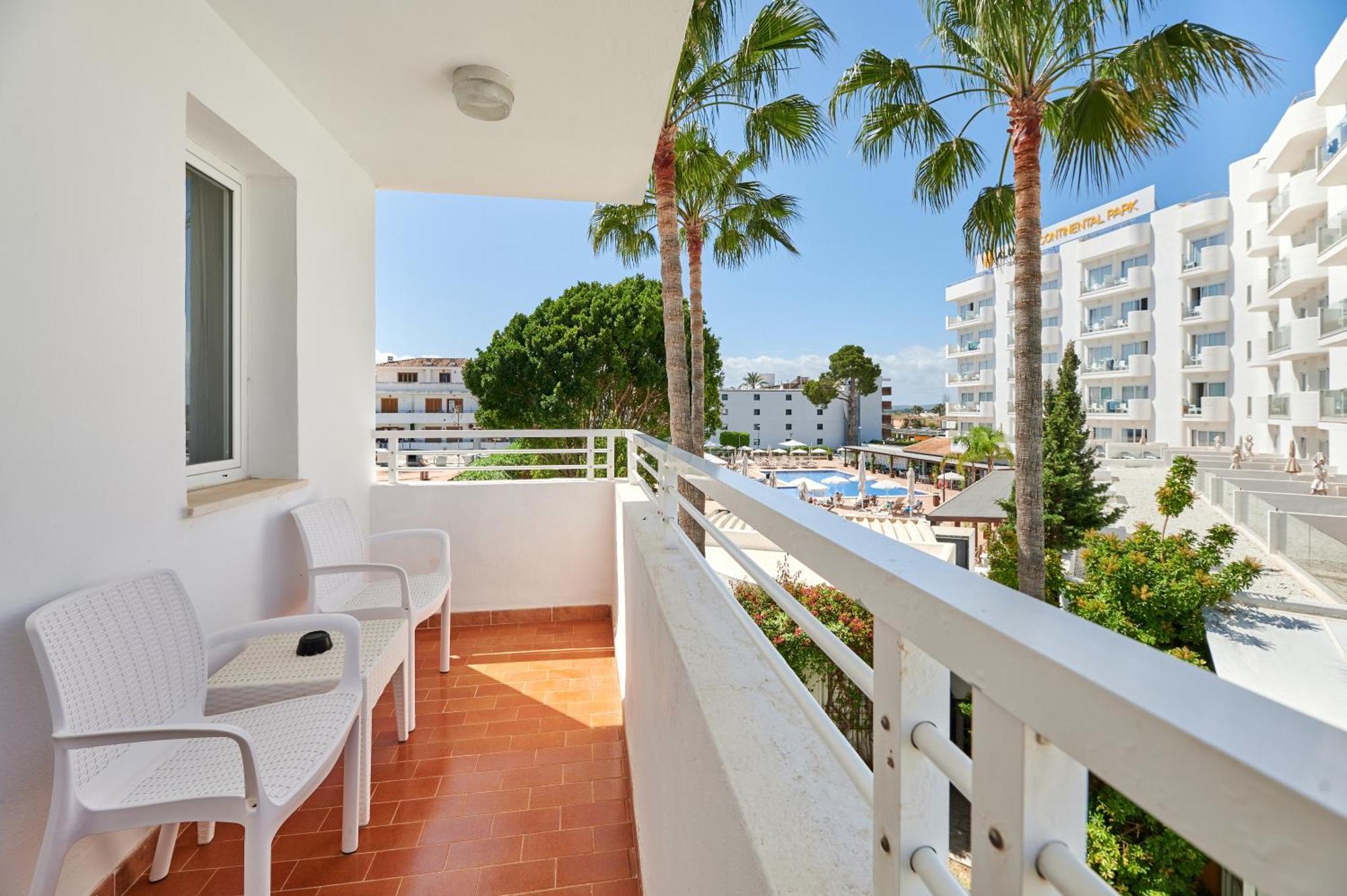 Aluasun Continental Park Hotel & Apartments Platja de Muro Εξωτερικό φωτογραφία