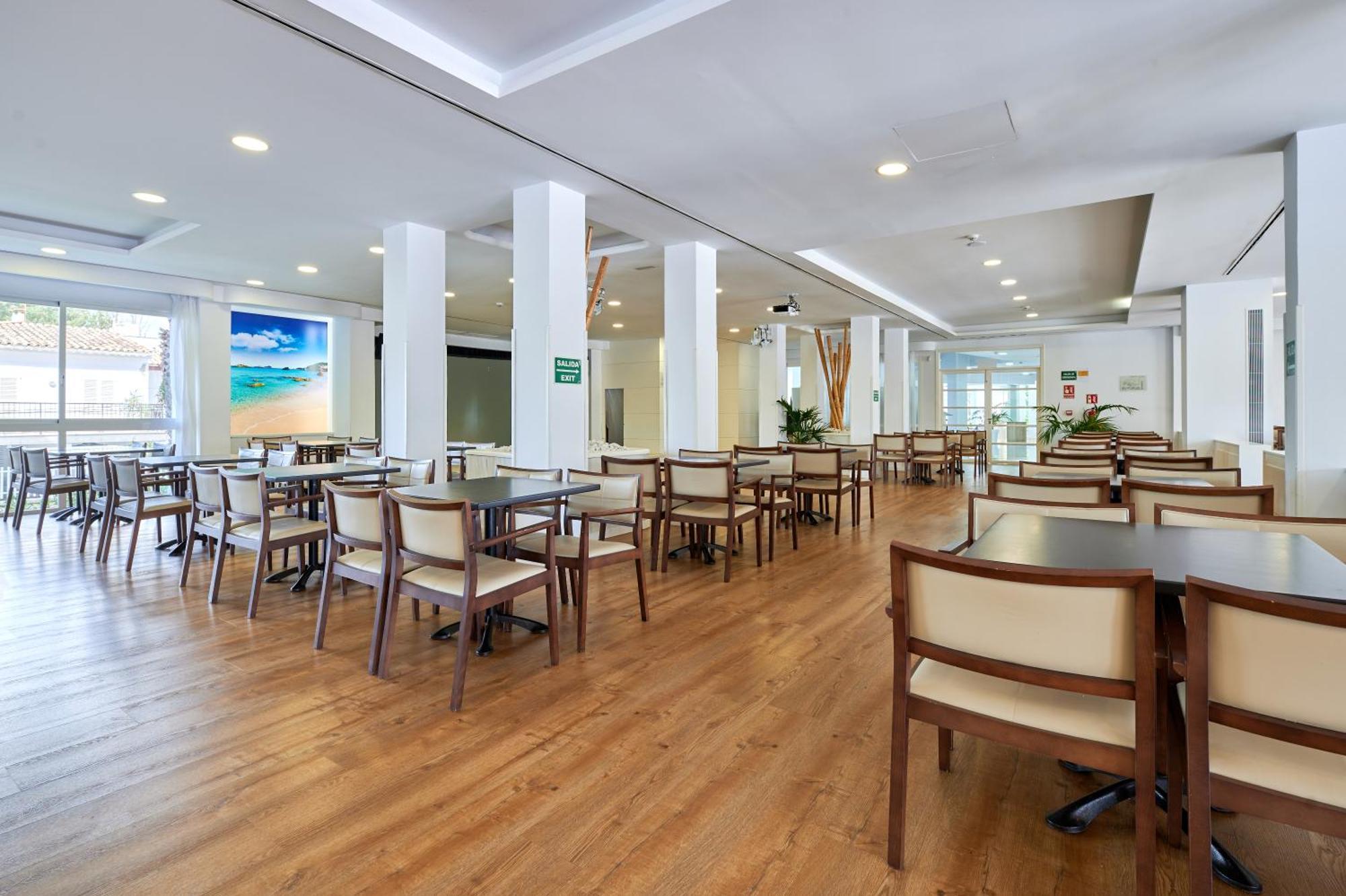 Aluasun Continental Park Hotel & Apartments Platja de Muro Εξωτερικό φωτογραφία