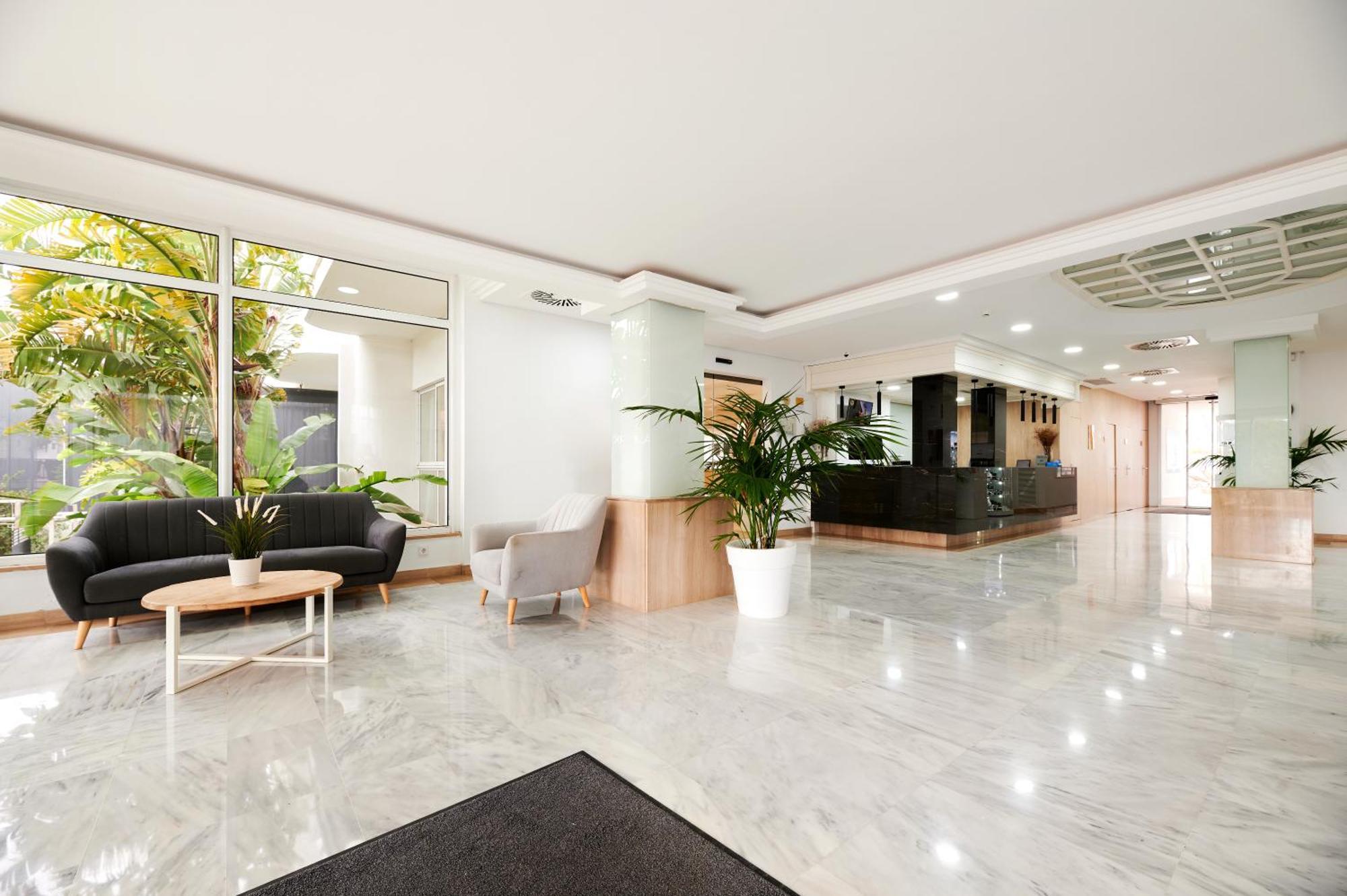 Aluasun Continental Park Hotel & Apartments Platja de Muro Εξωτερικό φωτογραφία