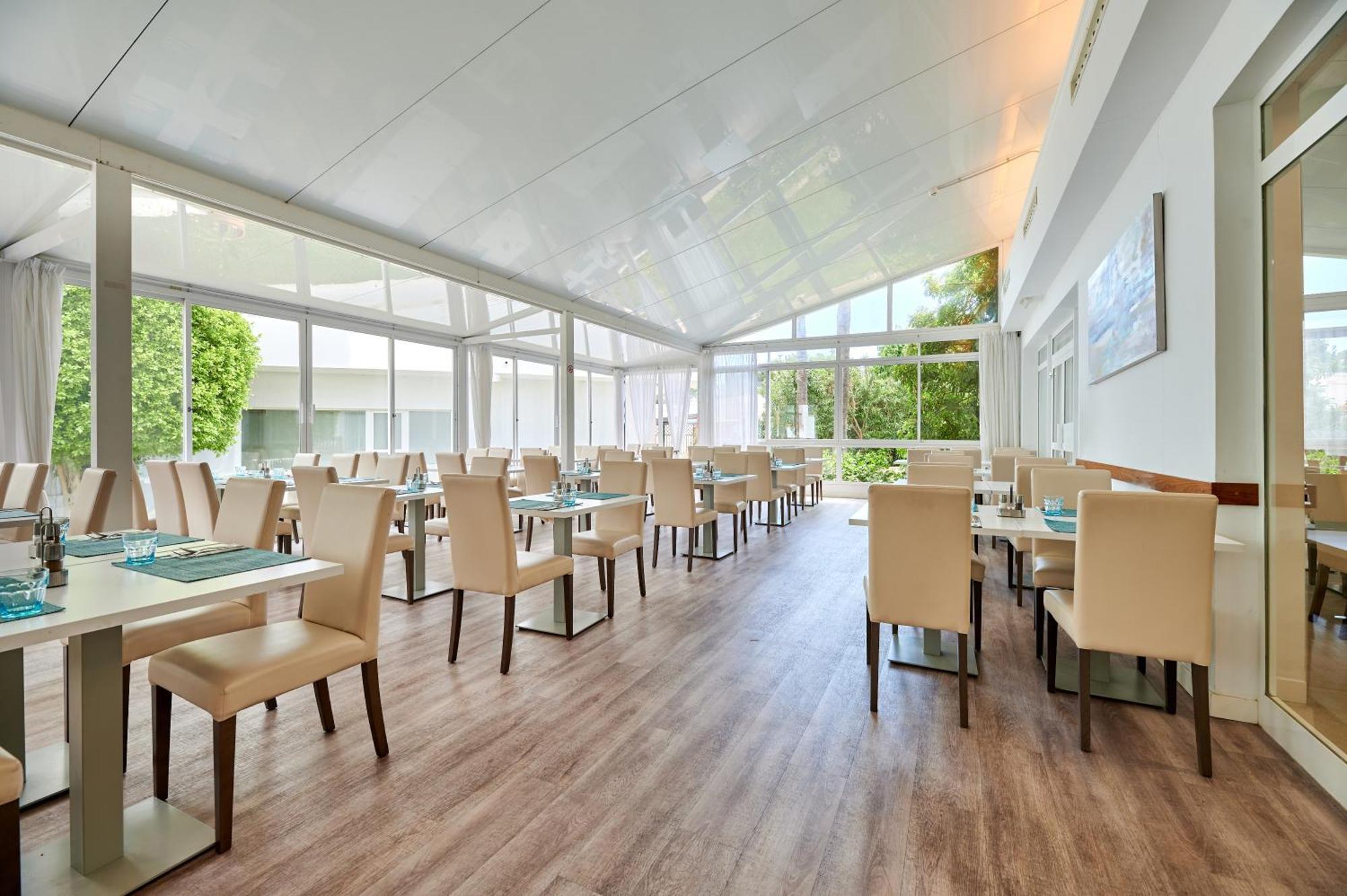 Aluasun Continental Park Hotel & Apartments Platja de Muro Εξωτερικό φωτογραφία