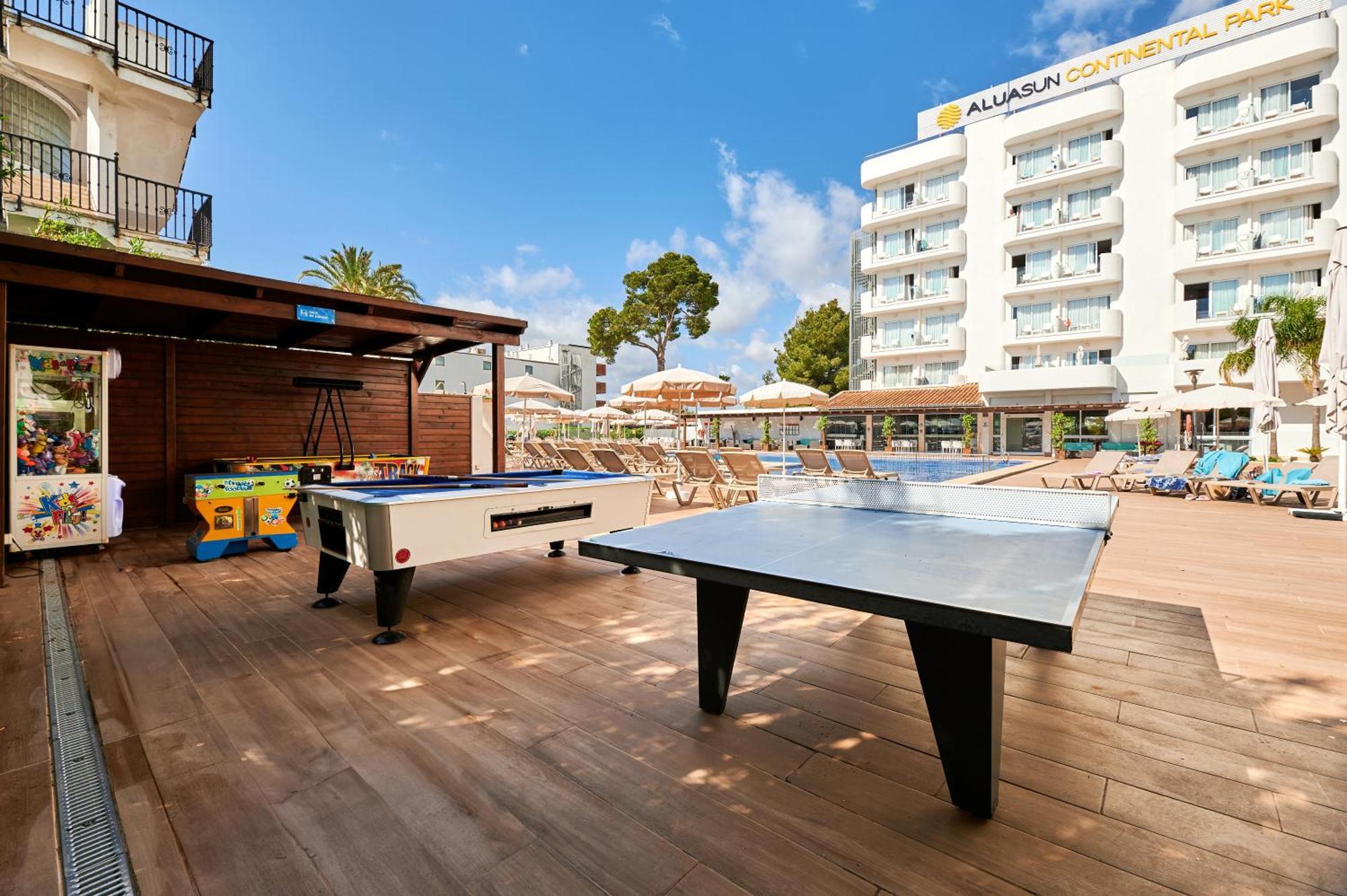 Aluasun Continental Park Hotel & Apartments Platja de Muro Εξωτερικό φωτογραφία