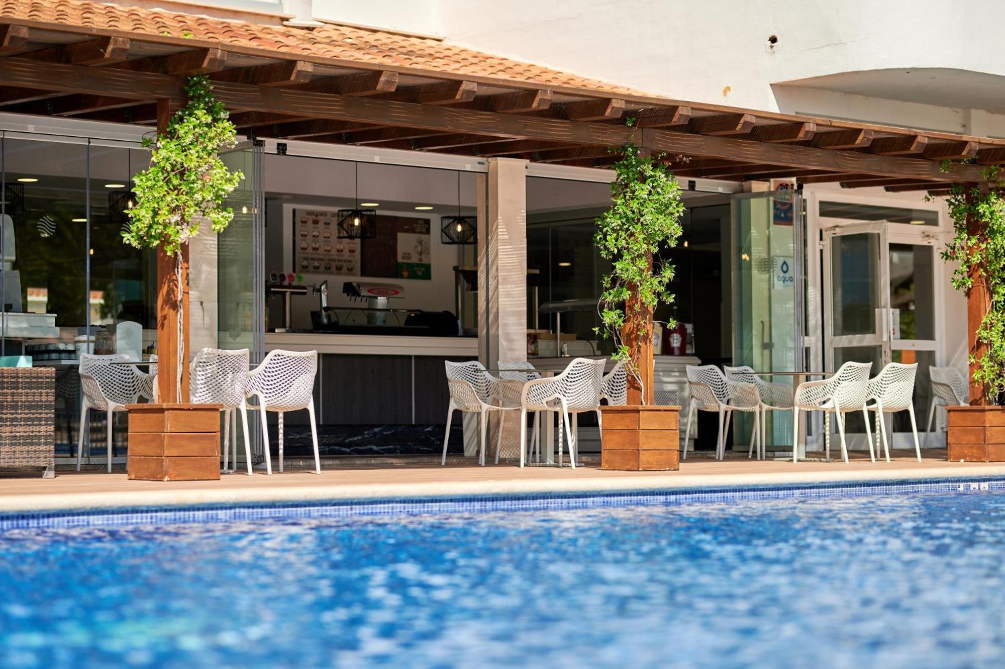 Aluasun Continental Park Hotel & Apartments Platja de Muro Εξωτερικό φωτογραφία