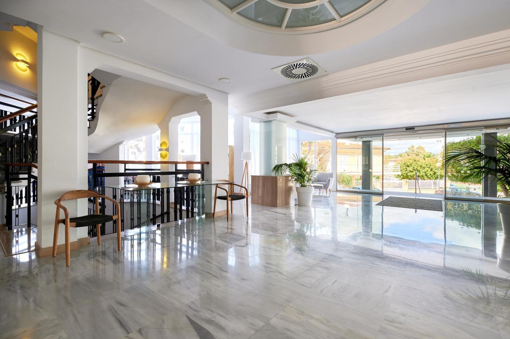 Aluasun Continental Park Hotel & Apartments Platja de Muro Εξωτερικό φωτογραφία