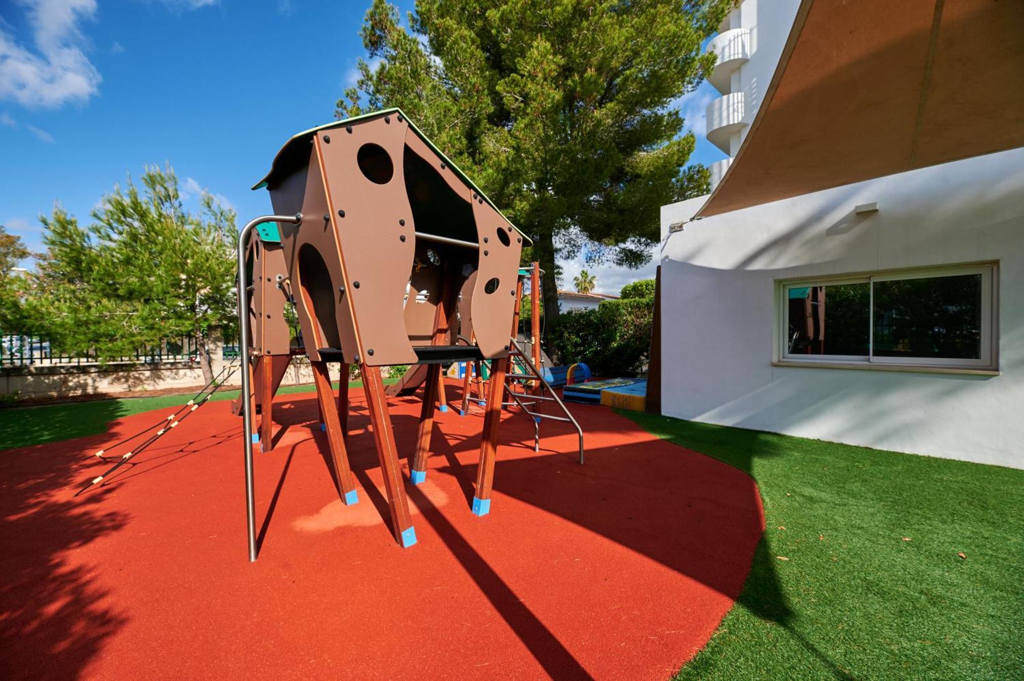 Aluasun Continental Park Hotel & Apartments Platja de Muro Εξωτερικό φωτογραφία
