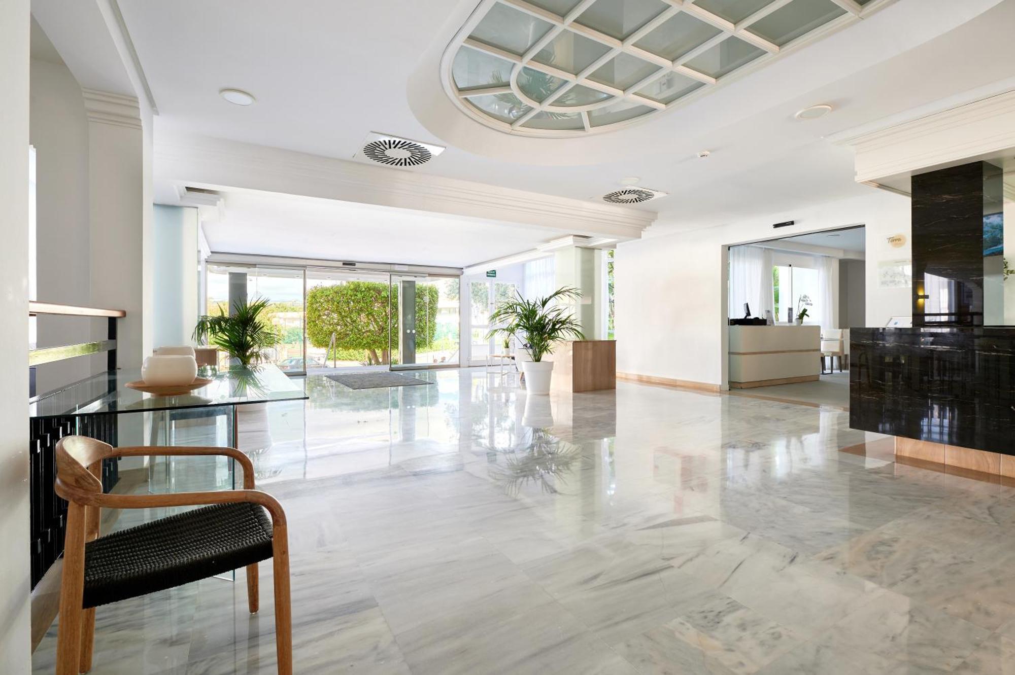 Aluasun Continental Park Hotel & Apartments Platja de Muro Εξωτερικό φωτογραφία