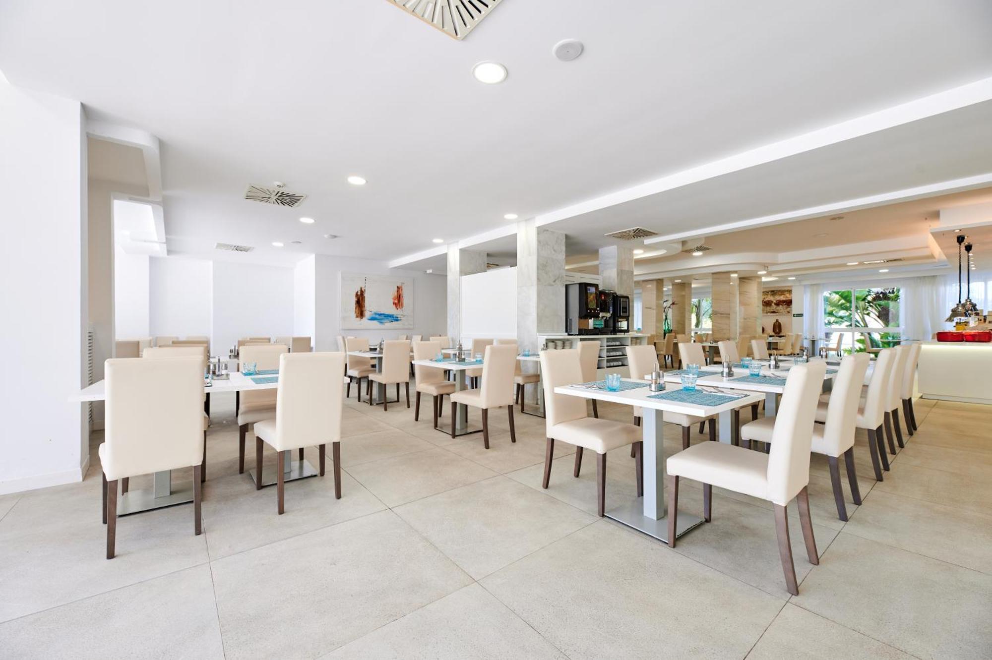 Aluasun Continental Park Hotel & Apartments Platja de Muro Εξωτερικό φωτογραφία