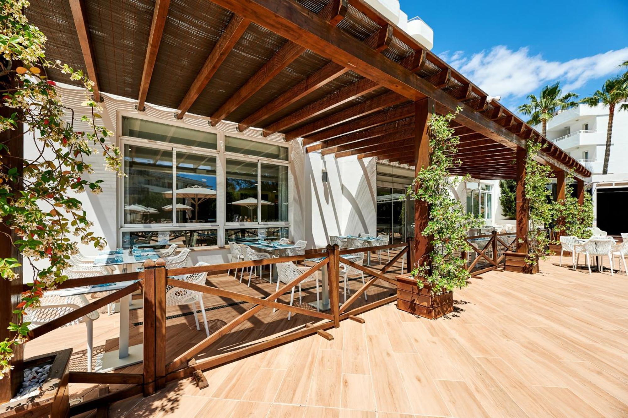 Aluasun Continental Park Hotel & Apartments Platja de Muro Εξωτερικό φωτογραφία