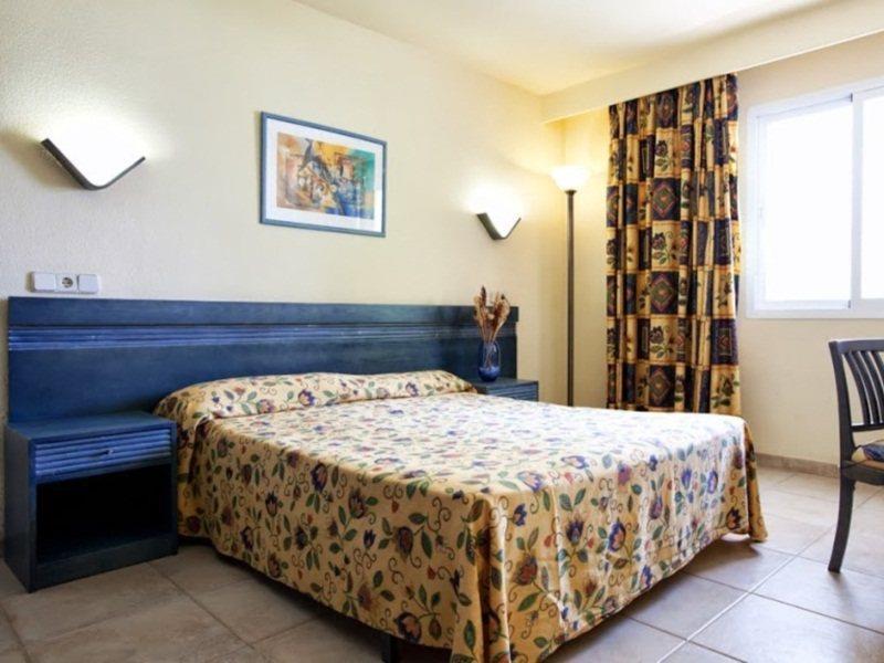 Aluasun Continental Park Hotel & Apartments Platja de Muro Εξωτερικό φωτογραφία